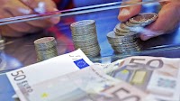 FX Watch: US dollar stabilises, channel breakdown for USD/CHF