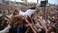 English punk rap duo loses visas after chanting for death of Israeli military at festival