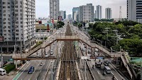 'Paspasan talaga': DOTr eyes replacement to 'Mt. Kamuning' footbridge within 6 months