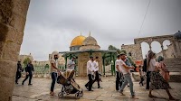 Rabbis debate settling for prayer at Western Wall vs Temple Mount worship
