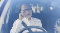 News - Drivers pick, rub and scratch their faces nearly 30 times an hour, study finds