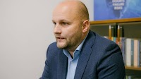 Slovak police tried to detain ex-defense minister over Ukraine aid deal, media reports