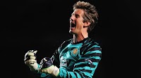 Former Man Utd goalkeeper Van der Sar reveals how he could've joined Liverpool