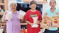 A family affair to make rice biscuits for CNY