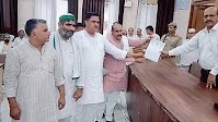 Muzaffarnagar News: भाकियू अराजनैतिक ने डीएम से की सर्विस रोड निर्माण की मांग