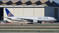 United Honolulu to Los Angeles Flight Makes Emergency Landing, Passenger Arrested