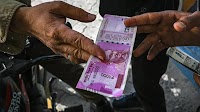 Indian Rupee Nears Record Low as Fed-Driven Strong Dollar Weighs