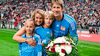 Van der Sar bids farewell at star-studded Ajax finale