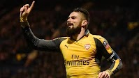 Three Arsenal players, including Olivier Giroud, pen new deals