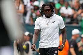 Eagles Face Offensive Challenges Despite Undefeated Start