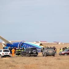 "Une action involontaire d'un système de défense antiaérien": l'Azerbaïdjan et la Russie parviennent à un accord après le crash d'un avion en 2024