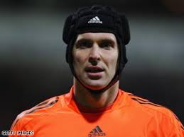 Chelsea goalkeeper Peter Cech has to wear a head guard after fracturing his skull in a match in 2006. A number of scientific studies have suggested that ... - art.cech.gi