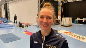 Pole Dance-Meisterschaft in Dessau: Ein Spektakel der sportlichen Höchstleistungen