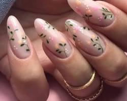 Image de Pink Almond Nails with Floral Designs