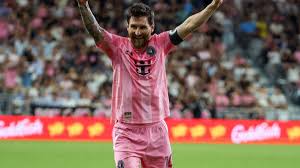 Lionel Messi reaches 930 goals and puts pressure on Cristiano Ronaldo in the race to 1,000