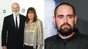 Hijo de Rob Reiner pide acceso a los 1,5 millones que sus padres le dejaron: lo acusan de su asesinato