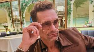 Ryan Seacrest Shows Off New Goatee Look & 70s Vibe