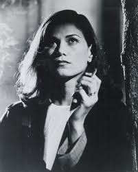 Linda Fiorentino The Last Seduction. INTERACT. Is this Linda Fiorentino the Actor? Share your thoughts on this image? - linda-fiorentino-the-last-seduction-1200034605