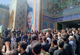 فیلم | فریادِ رسایِ اقتدار با تشییع پیکر مطهر پاسدار شهید در کرمان