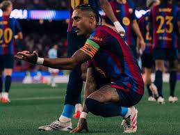Raphinha vive grande fase no Barcelona; e na Seleção? Entenda