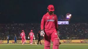 Rahul Dravid can’t hide disappointment as 14-year-old Vaibhav Suryavanshi falls for a duck vs Mumbai Indi