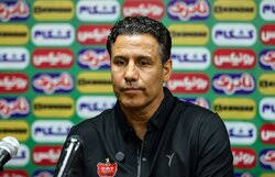 بازیکنان پرسپولیس کار را سخت کرده‌اند/ از خواست هواداران خوشم می آید