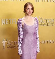 I Finally Watched This Unhinged Emma Stone Thriller on My Flight and I Was Stunned