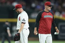 D-backs' Torey Lovullo says he called Cubs' Craig Counsell to apologize, admit 'we were wrong' in sign-stealing tiff