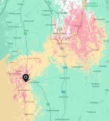 Man bankade på bilar med skylt