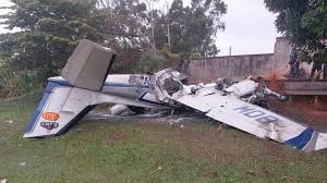 Avião de pequeno porte cai em Marília (SP) e deixa pelo menos dois mortos
