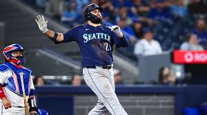Rowdy Tellez in action