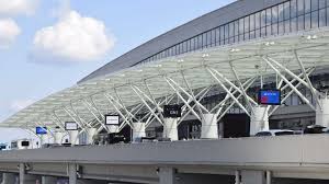 Flight delays, cancellations compound stress at Atlanta airport Monday