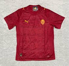 Nuova maglia Valencia CF rossa 2025-2026 post