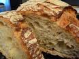 Superknuspriges Sauerteig-Krustenbrot selber backen - Probier