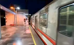 Avanza LA del Metro tras falla eléctrica