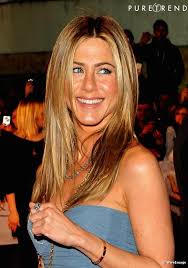 Un dégradé mythique et un lissage parfait, Jennifer Aniston est à l&#39;origine de l&#39;expression &quot;la coiffure de Jennifer de Friends&quot;. - 205870-un-degrade-mythique-et-un-lissage-637x0-6