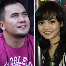 WowKeren.com - Hubungan Saiful Jamil dan Rina Nose semakin dekat. Saiful bahkan selalu tak segan menggoda Rina di setiap acara yang mendatangkan mereka ... - 00048563