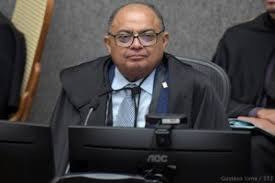 Não cabe recurso ordinário ao STJ contra acórdão em reclamação