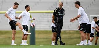 Tudor prepara il debutto contro l'Al Ain: dubbi su modulo e Locatelli. In difesa c'è Rugani