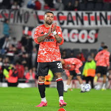 EN VIVO. Debut de Otamendi como capitán, gol anulado a Martínez Quarta y silbidos en el Monumental: River pierde 1 a 0 con Barracas