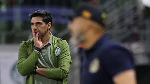 Abel Ferreira en rueda de prensa antes del partido contra Universitario