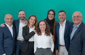 Social Media Ban for Kids Under 16? Momentum Party Calls for Action!