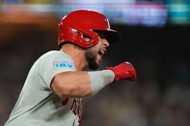 Rafael Marchán’s homer leads to Phillies’ comeback win over Dodgers; magic number for bye at 4