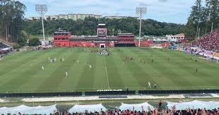 Bola rolando! Acompanhe em tempo real Vitória x São Paulo pela última rodada do Campeonato Brasileiro