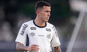 Christian Oliva é inscrito no BID e pode estrear no Santos contra o Mirassol