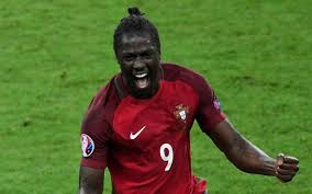 Hasil gambar untuk foto Ronaldo final euro 2016