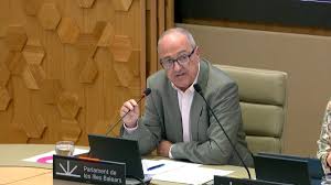 Codony reivindica el criterio profesional de IB3 en la cobertura de la regularización en plena polémica por el término ilegal