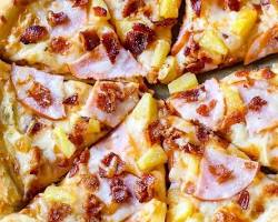 Image of Hawaiian pizza