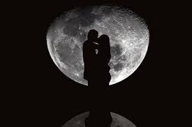 Risultati immagini per fare l'amore luna piena