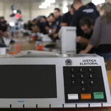 Quem ganha os maiores salários dos partidos? Ranking tem Bolsonaro, Michelle e Pastor Everaldo